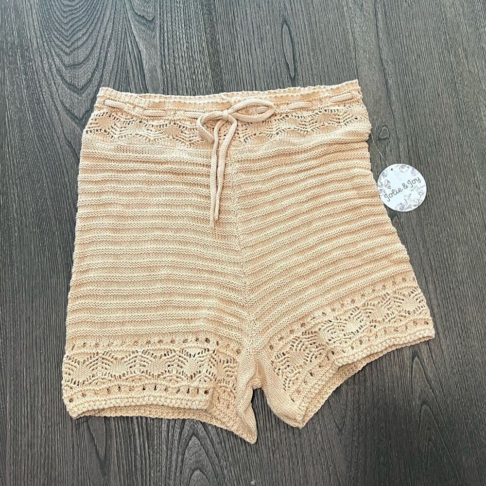 NWT Jolie and Joy Beige Tan Crochet Knit Shorts Size L